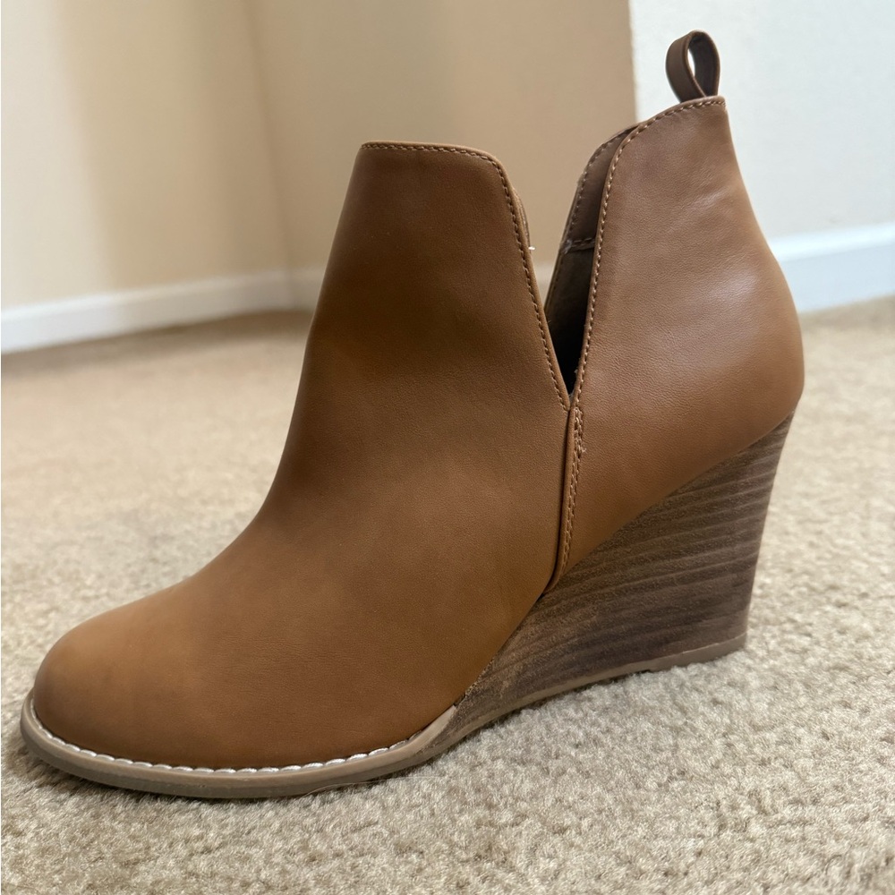 Report Tan Wedge Ankle Boots | Size 8.5